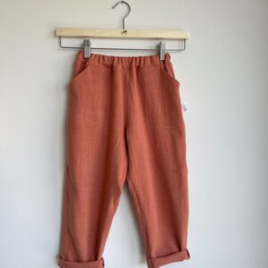 Leichte Sommerhose aus Baumwolle für Kinder / Mädchen in Terracotta Farbe