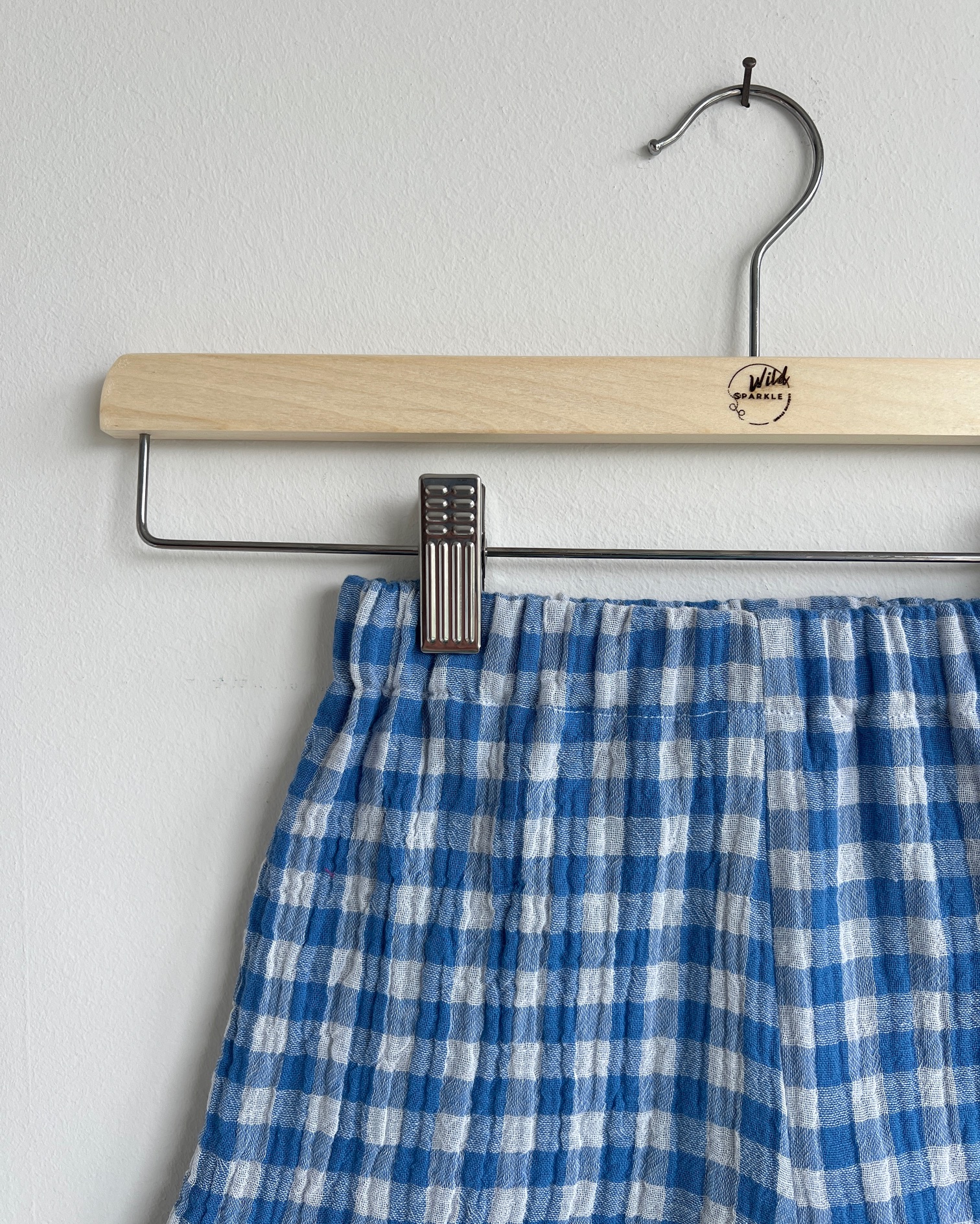 Sommer Short / kurze Hose aus Baumwolle mit blauem Karo Muster für Jungs und Mädchen