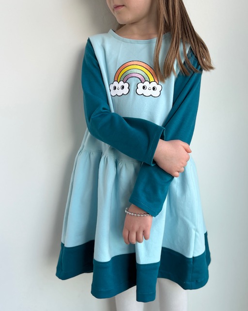 Kleid - Colorblock mit Regenbogen – Bild 2