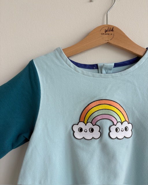Kleid - Colorblock mit Regenbogen – Bild 3