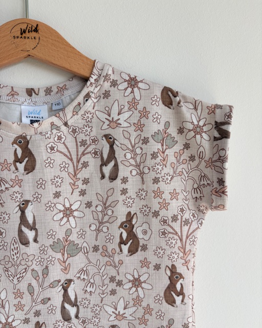 Kurzarm T-Shirt - Flowers and Bunnies